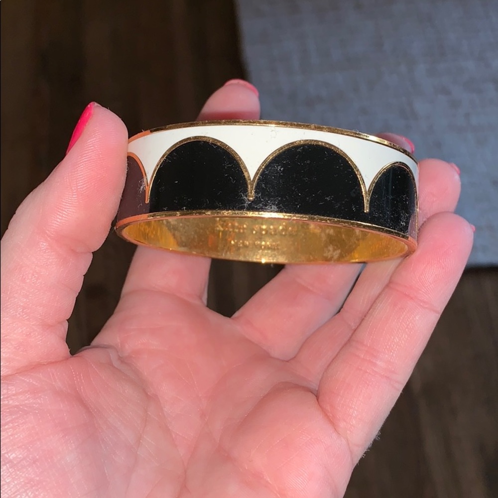 Kate spade black and white scalloped bracelet